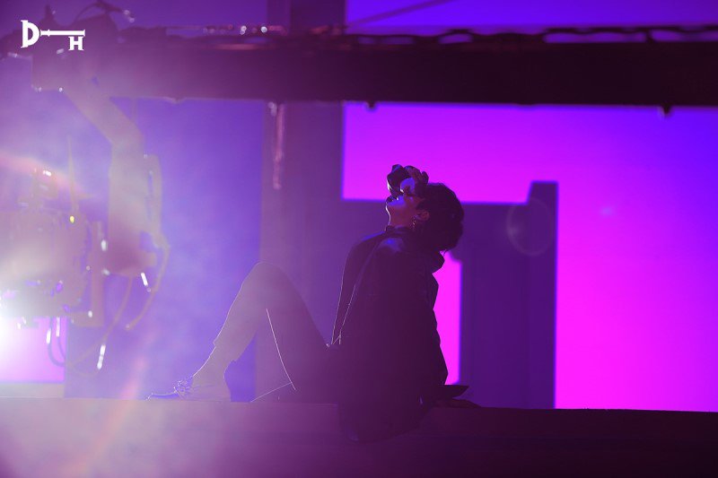 JBJ_NewsID's tweet photo. [#PHOTO] BEHIND📷 by #MUZMON

KIMDONGHAN Behind 1st Mini Album 'D-DAY' 💕 
🌞 https://t.co/Y6iVumOkXZ  

#김동한
#동한
#SUNSET
#DONGHAN_SUNSET https://t.co/TNHB7bAhtR
