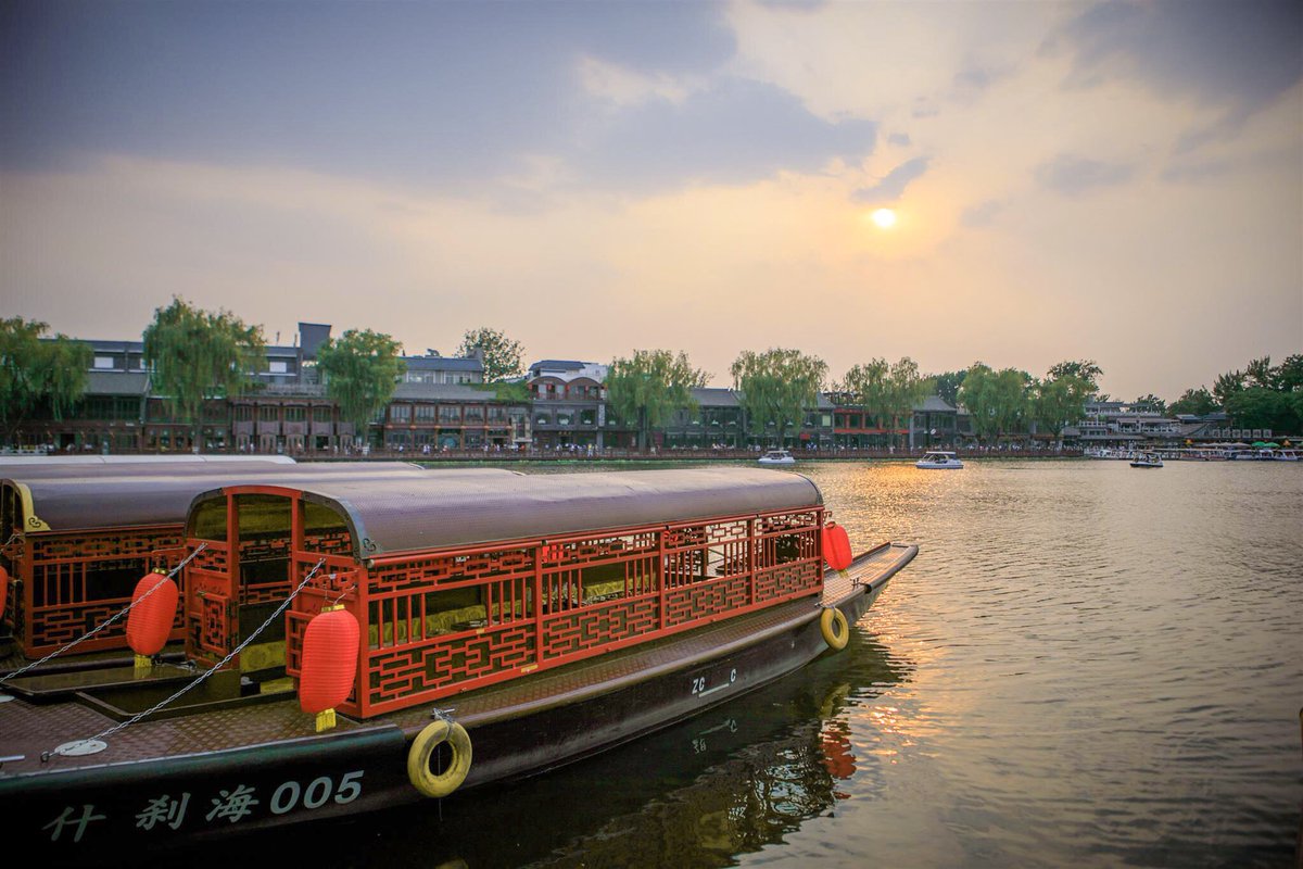 VisitBeijingcn's tweet photo. The Shichahai Lake is in every sense the way into Beijingers' lives. This boat cruise was a sensational ride our Great Wall Heroes never knew they needed. #GWH2
Sponsored by @airchina https://t.co/OhdNxPRMEV