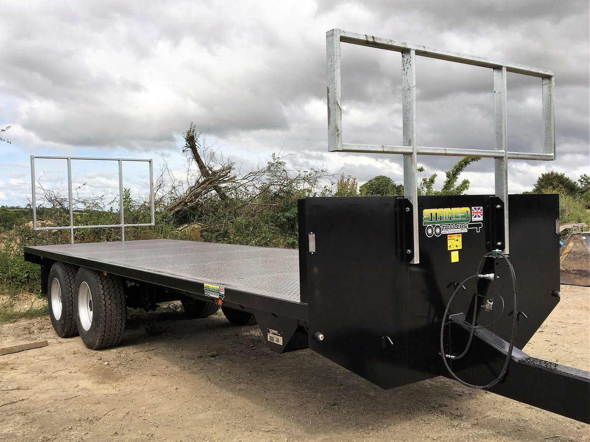 Stainestrailers's tweet photo. 25 Ft Bale trailer with front and rear lades and 3mm checkerplate steel floor - ready to be transported to the customer #stainestrailers #trailersforsale #trailermanufacturer #bespoketrailers https://t.co/BCyXJY5v1n
