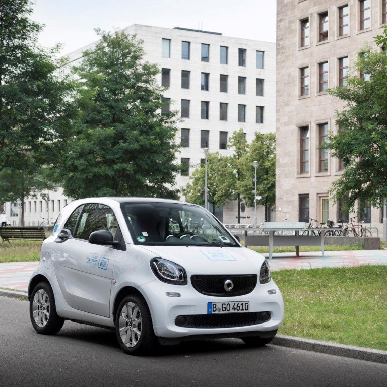 DaimlerTruck's tweet image. Good news for all @car2go customers in @stuttgart_stadt: The first electrically powered @smart_worldwide two-seaters of the latest generation are now available in the #car2go fleet. #Daimler #MobilityService #eMobility #EV #electric #electricvehicle #DaimlerMobilityService
