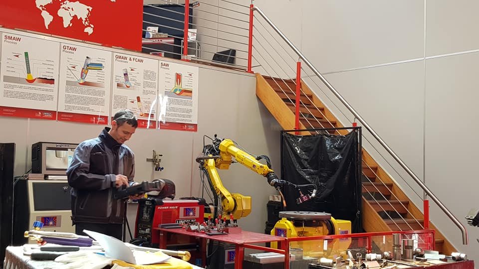 TPSWeldtech's tweet photo. R&amp;A Fabrication Engineering Ltd
"We've been working with TPS for over 15 years using their sales, hire and repair services. Overall we're really happy working with the company who provide great service and always give us the back-up support we need.
https://t.co/DB7KAzrPGA https://t.co/O8pL3ONEdw
