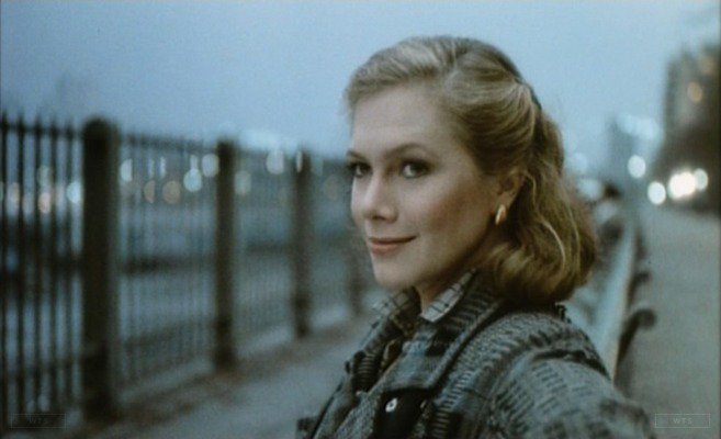 Kathleen Turner was born on this day 64 years ago. Happy Birthday! What\s the movie? 5 min to answer! 