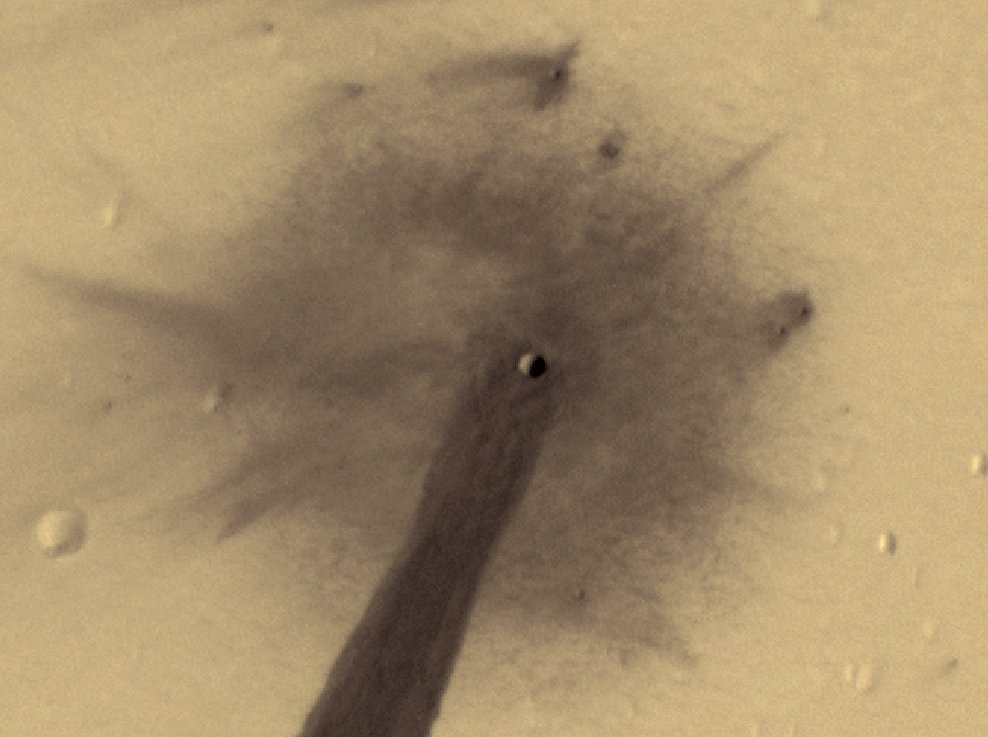 davepetley's tweet photo. The University of Arizona has released #HiRISE imagery from #Mars showing a 1 km long #landslide triggered by a #meteoroid impact about ten years ago:- https://t.co/XT23x6nSRr https://t.co/XJdaTQ5kU1