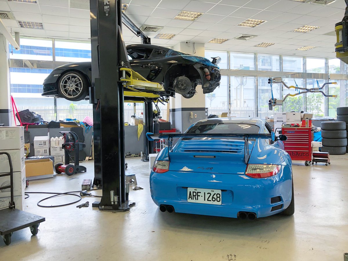 Morris_Busyman's tweet photo. HubAuto Showroom with interesting collections 😏 https://t.co/QQtYDv3Zyu