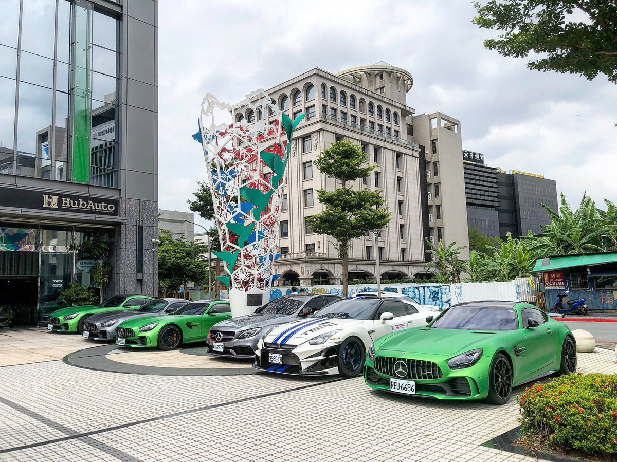 Morris_Busyman's tweet photo. HubAuto Showroom with interesting collections 😏 https://t.co/QQtYDv3Zyu