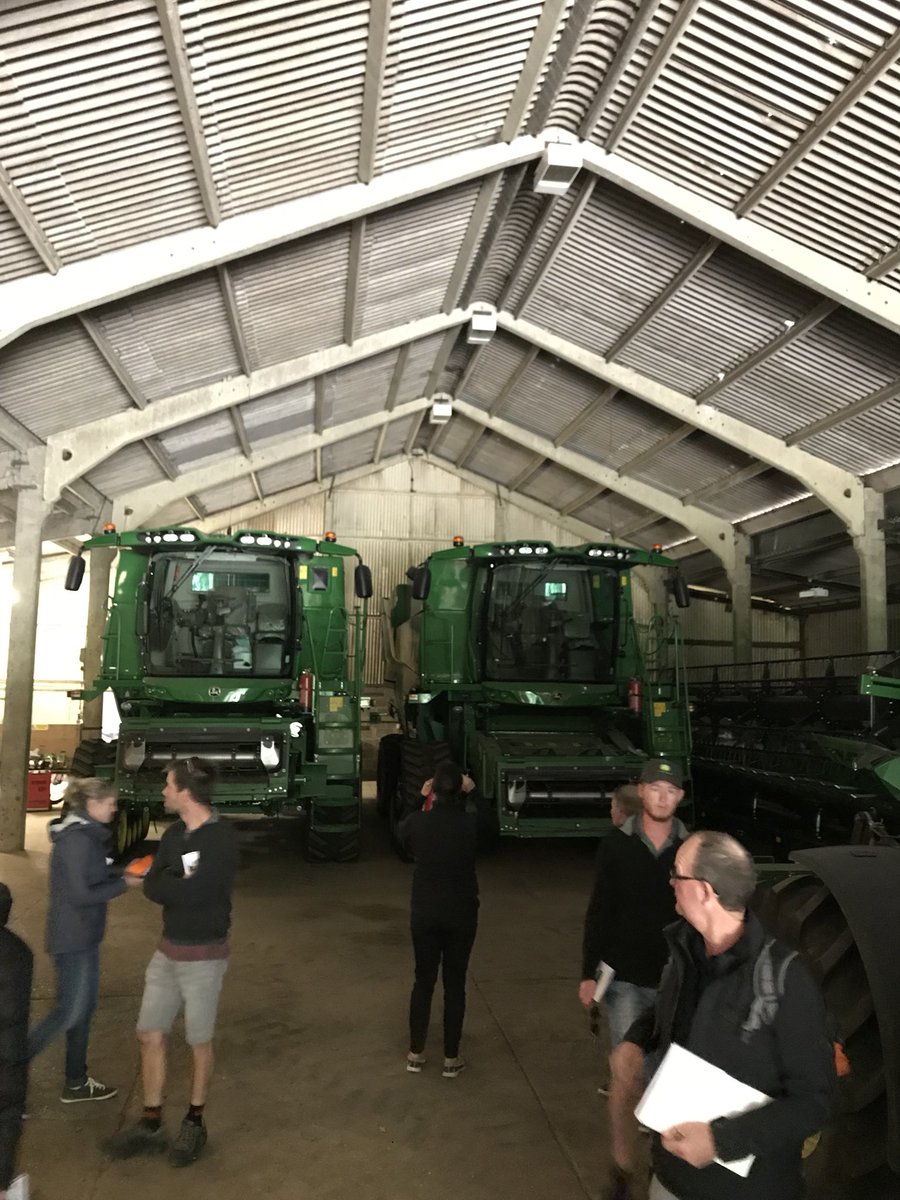 t1mbo9's tweet photo. A great combined tour with #ArableYs and Robert Salmon. Salle park estate and Holkham Hall great examples of large scale arable in uk.
#learninginthefield #grainandseed https://t.co/GPmc8tf0QK
