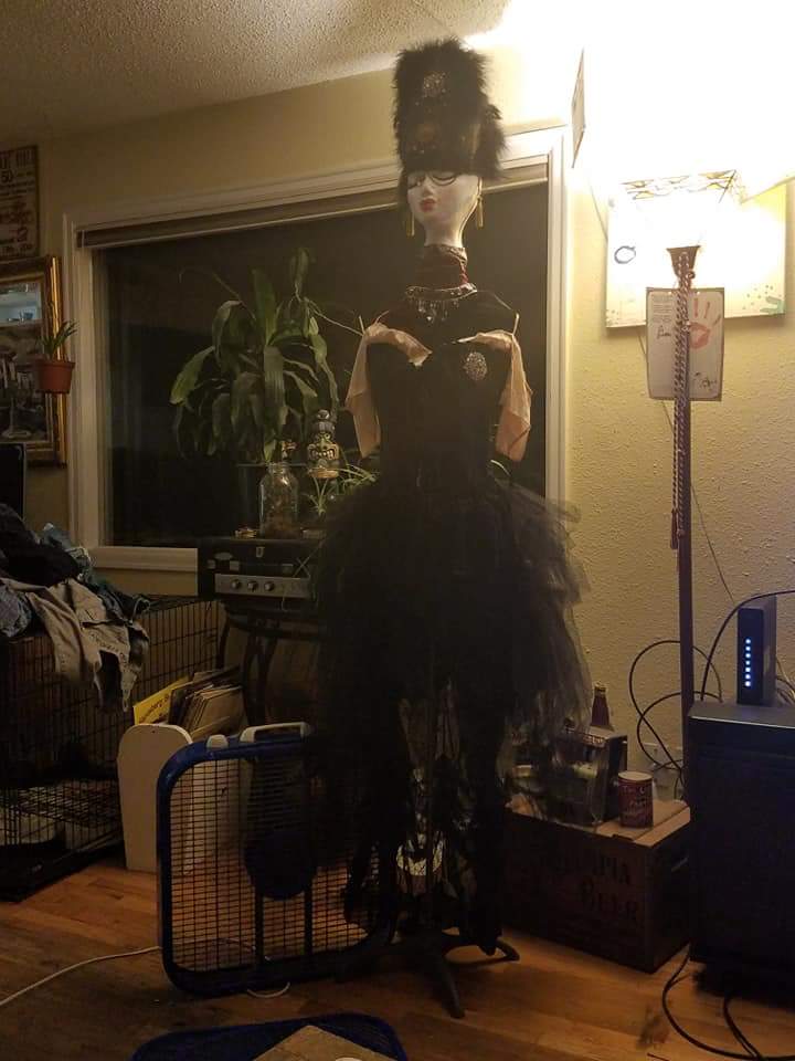 olyclaw's tweet image. #EXCLUSIVE #mariearmtoinette #olyclaw #whenyourmomisanarmwrestler #sneekpeek #whatwig