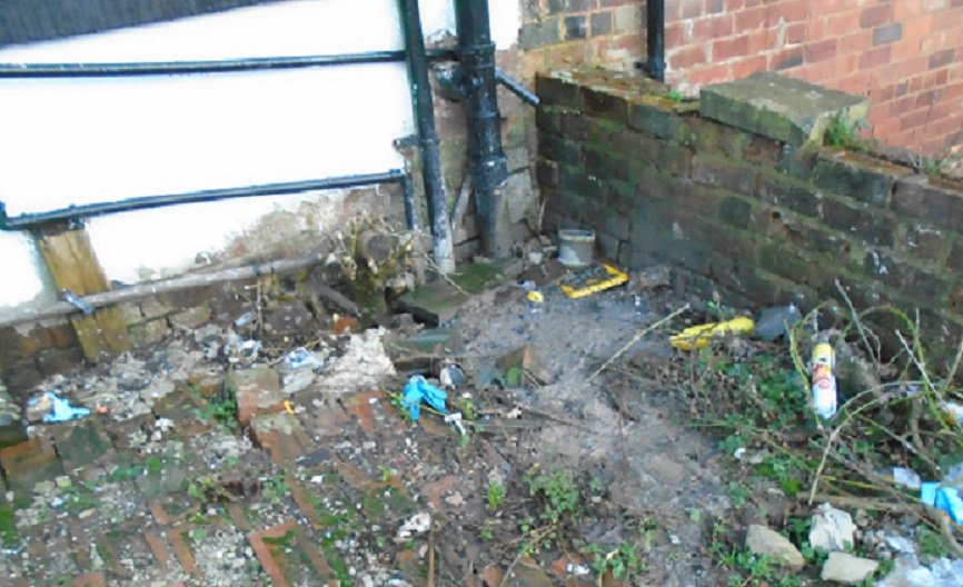 Clean_Leeds's tweet photo. A property behind #RoundhayRoad had a burst #SoilPipe, leaking #Waste into the garden of a neighbouring property. This caused a pool of #ContaminatedSoil. Successful #EnforcementAction ensured the pipe was repaired and the damage remedied. #BeAware #PublicHealth #CheckYourPipes https://t.co/5FGwo81dtM