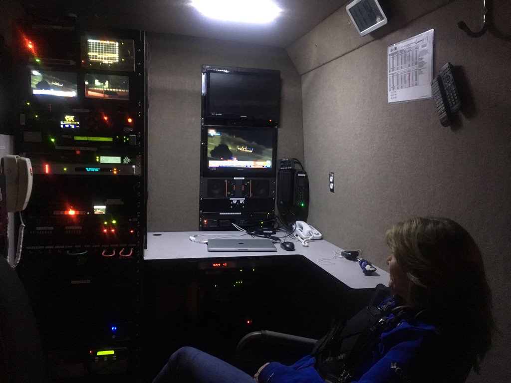 Kareen Wynter On Twitter View From Inside Our News Van Tonight Lapd Stolen Vehicle Pursuit Just Miles From Us In Dtla Breaking Ktla