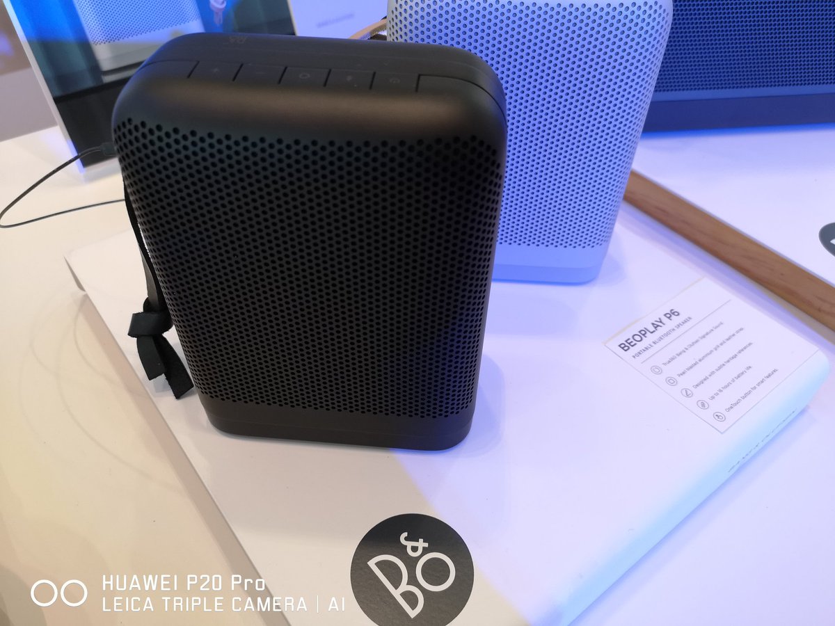 mayflashfly's tweet photo. หูฟังใหม่ของ B&O เปิดตัววันนี้ 2 รุ่นกับ Earset หูฟังคุณภาพสูงดีไซน์งาม ราคา 12,900 บาท และลำโพงบลูทูธ Beoplay P6 กำลังขับ 215 วัตต์ เบสนุ่ม รับสายวางสายโทรศัพท์ได้ กดเรียก Voice Assistant ได้ราคา 16,900 บาท
วางขายที่ Studio7 ทุกสาขา
#flashfly #Earset #BeoplayP6 https://t.co/jh0hyoUSfY