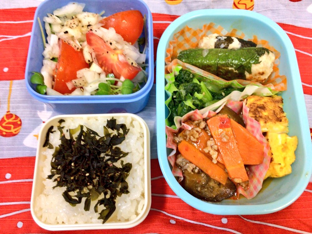 今日のお弁当

＊オニオントマトサラダ
＊鶏つくねシソ&amp;のり
＊小松菜のおひたし
＊たまごやき
＊麻婆茄子

仕事が忙しい〜_(:3｣∠)_