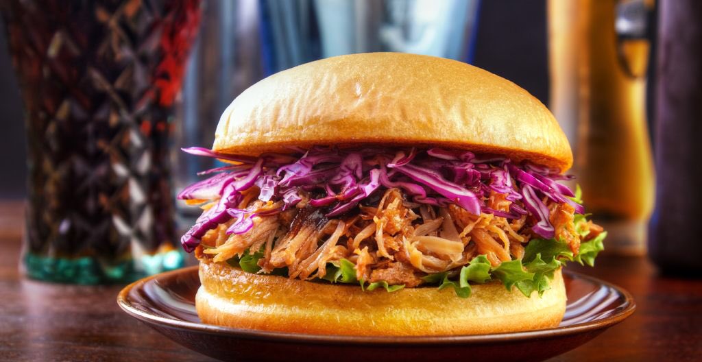 As the thermometer drops❄️ it's time to pull out the slow cooker for a winter fave-Pulled Pork! 🍔 buderimginger.com/ginger-beer-pu…
#winterwarmer