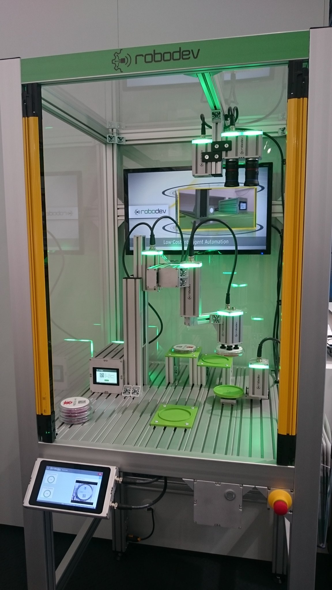 robodev auf Twitter: "Starting now, you have four days to visit robodev at #automatica2018 and learn about the future of flexible automation. Don't miss your chance. You can find us at @Pilz_INT booth B4.500… https://t.co/sJLevq5kEY"