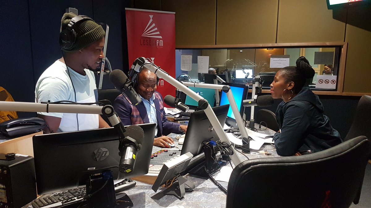LesediFM's tweet photo. #MonateBreakfastShow - π₯π₯π₯ - #ReaLeboha #Hosanehape - @leokaoketi @Officialkglive2 #Lehlohonolonete π± @kagisosebudi https://t.co/t8iz8gmj3Q