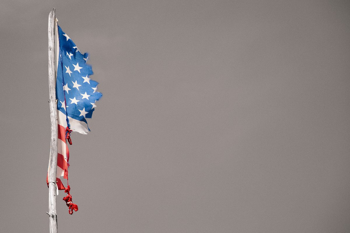 OlavCresp's tweet photo. "American Dream?" by @OlavCresp    #flag #americandream #america #USA #Trump #photography #MisterPresident #sad https://t.co/ahXnz1F6VP