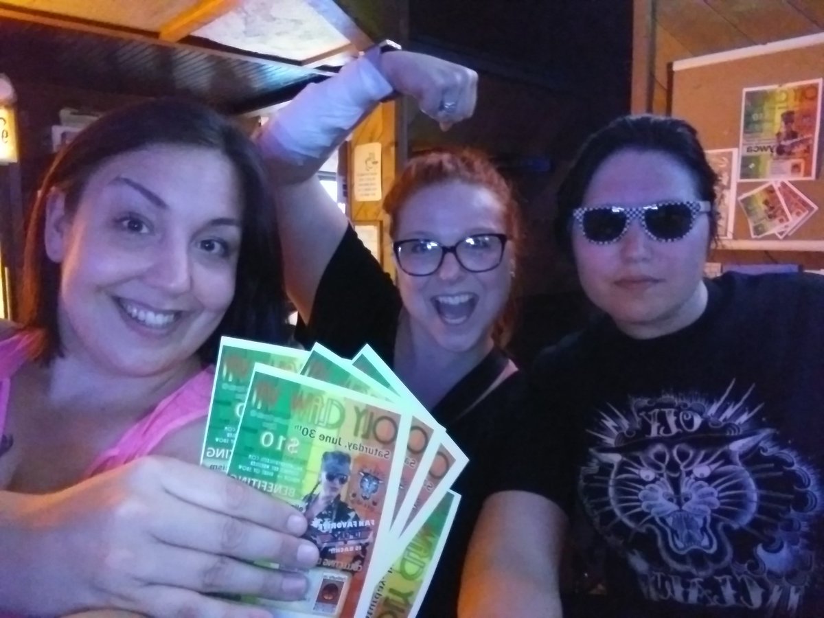 olyclaw's tweet image. Doing a little promo this past weekend!! Don't you worry, we'll be back!! See you around town this SATURDAY!?!?! 💟🎤🎭💪