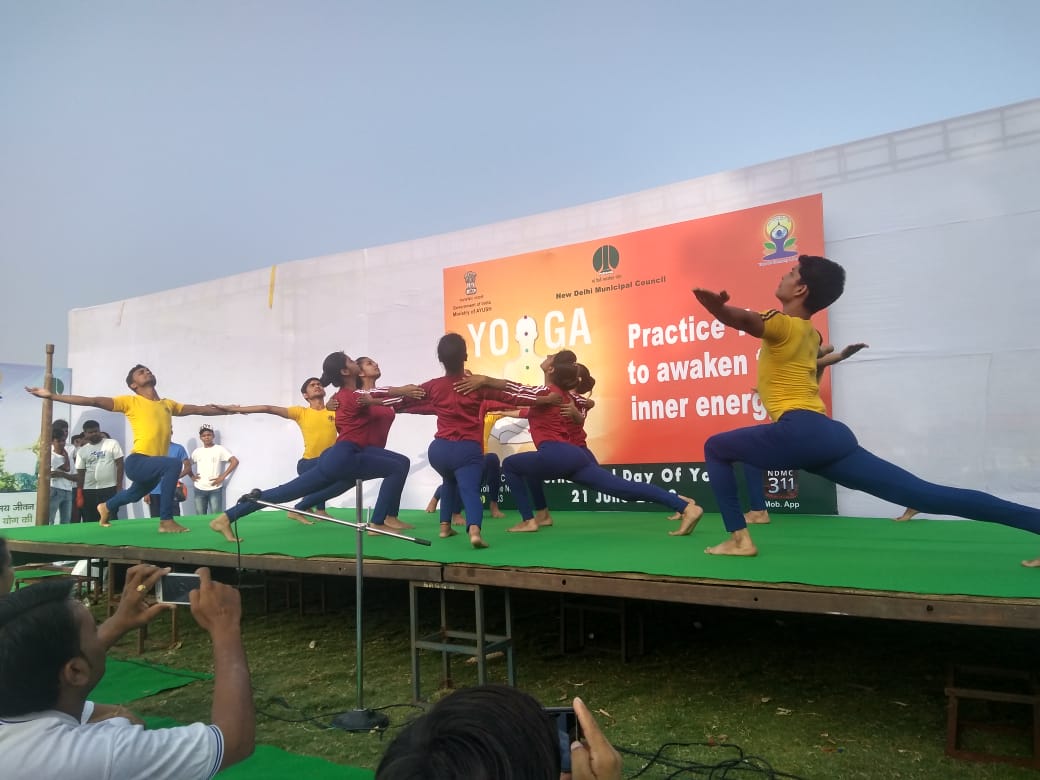 tweetndmc's tweet photo. #NDMC
Rehearsals for the International Day Of #Yoga 2018 in full swing. It's going to be bigger and better this year. We wish to see you all on 21st June,2018.
#YogaSessions are free of cost and open to all. #InternationalYogaDay #HealthierGenerations https://t.co/1N7ADJPi2b