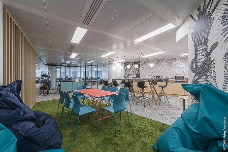 Afin de répondre à nos objectifs de croissance, notre #fintech JUMP s’est installée dans de tout nouveaux locaux conçus sur mesure par @CDetB, , experts en transformation des espaces de travail.