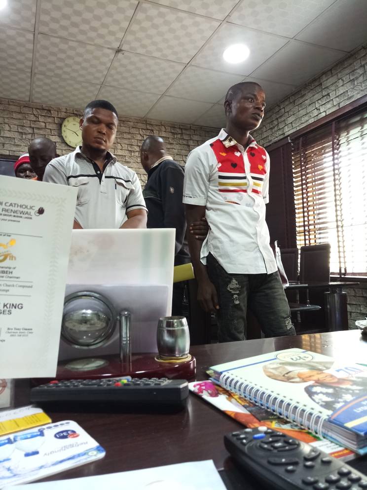 bellanaija's tweet image. Lagos Police obstructs Kidnap Attempt of Deputy Comptroller of Customs dlvr.it/QXmpv3