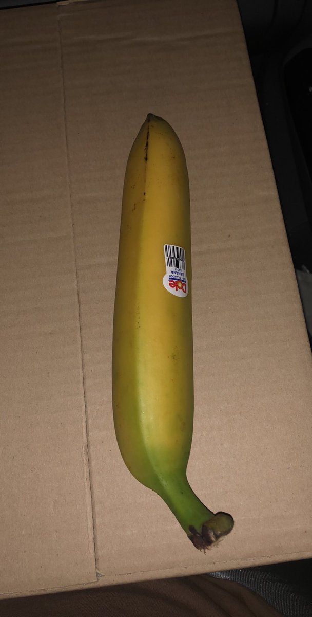 alfuckuhard's tweet image. Y'all this the straightest banana I've ever seen lol RT for good luck