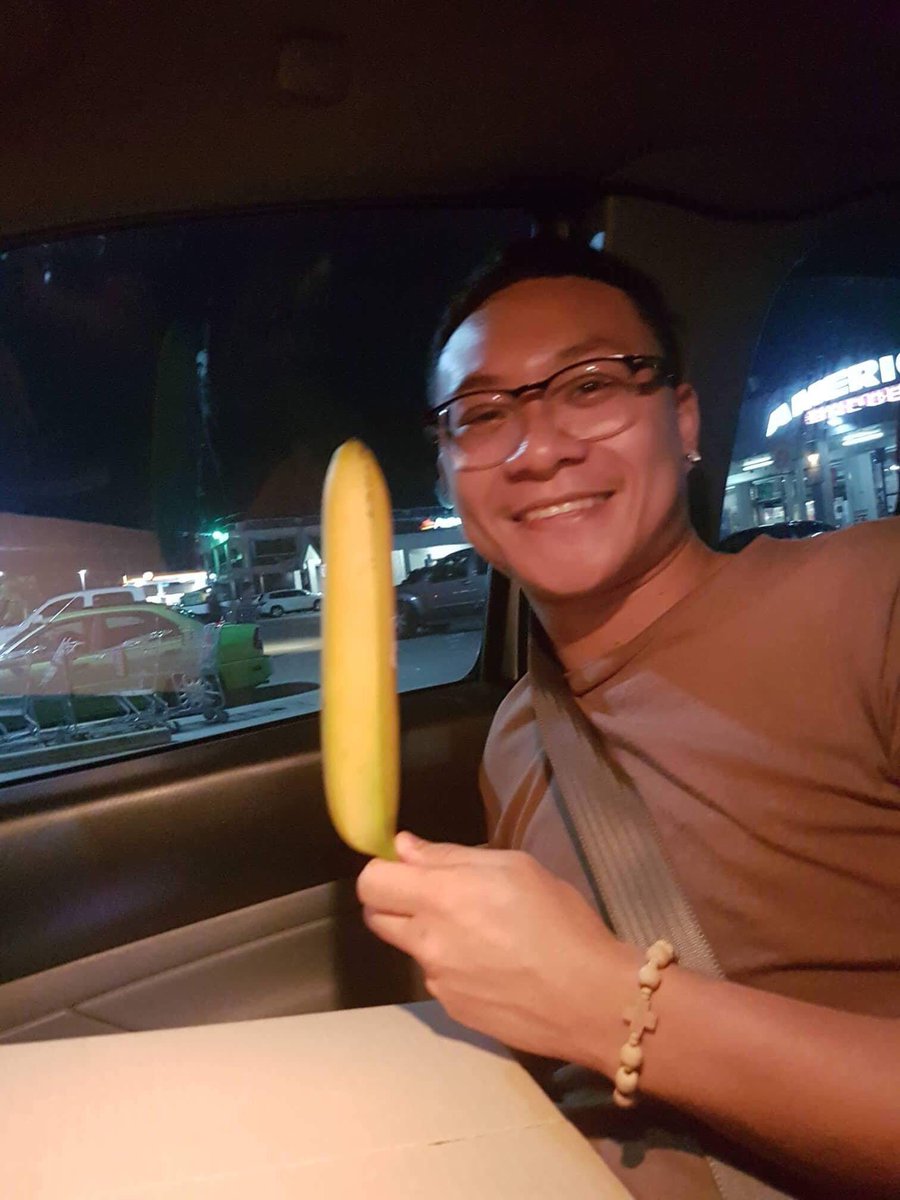 alfuckuhard's tweet image. Y'all this the straightest banana I've ever seen lol RT for good luck