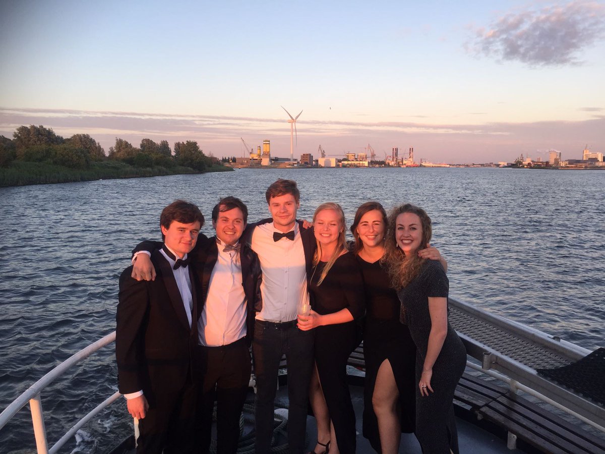 Afgelopen weekend was het tijd voor het <a href="/UniPartners/">UniPartners</a> gala! Hierbij zijn wij met alle vestigingen uit Nederland bij elkaar gekomen in Amsterdam, om vervolgens met een boot op het IJ te gaan varen! Groetjes van UniPartners Nijmegen!