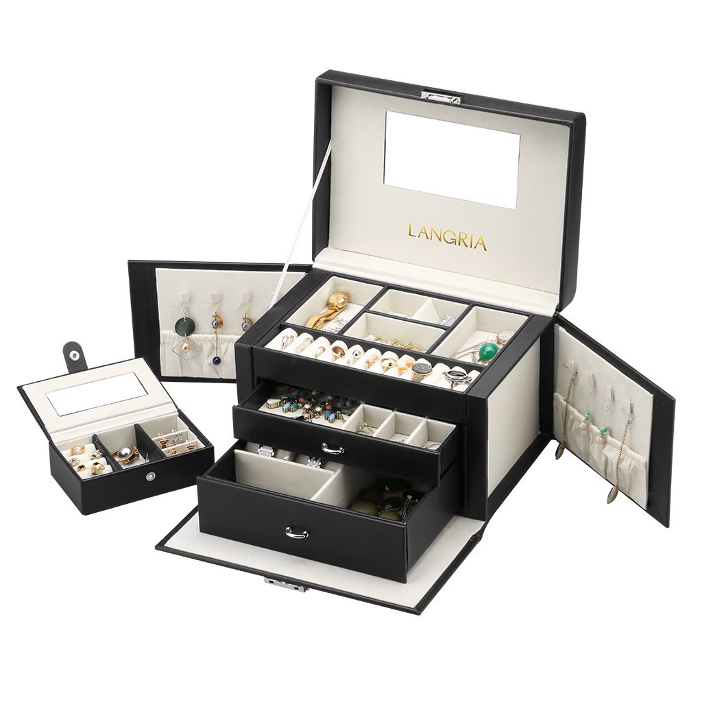 GR8ProWorkshop's tweet photo. 71% OFF #sale #save #travelmakeuptraincase #traveling #makeuptraincase @amazon LANGRIA Black Jewelry Box Lockable Jewelry Display Organizer with Mini Travel Makeup Storage Case with Mirror, Faux Leather and Soft Lining Interior... https://t.co/DwoYsyzGnU https://t.co/BpiItAv56R