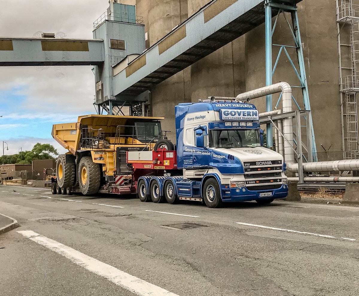jppriest82's tweet photo. Escorted this beauty yesterday #scania #tcab #tang #yoke #heavyhaulage #abnormalload #pilotcar #escorting #liverpool #redditch #komatsu #dumper #pandoferries #MercedesBenz #vito #pals https://t.co/QeUPvSsjQW https://t.co/Ae5Rp4hYcv