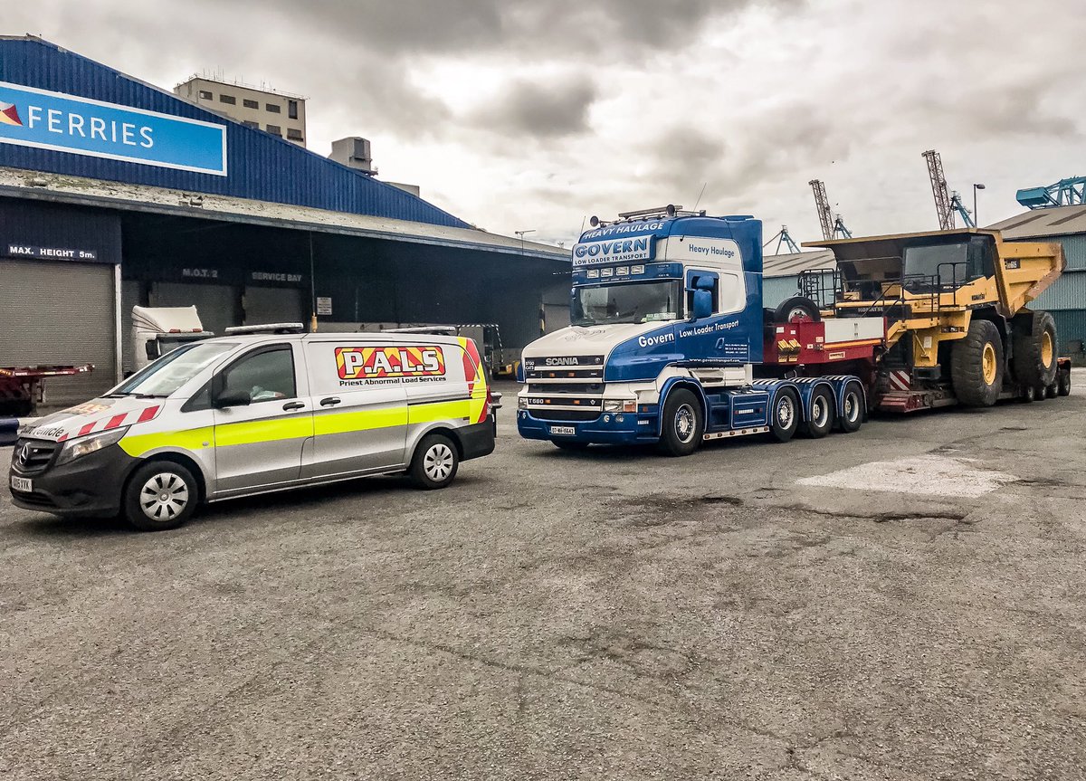 jppriest82's tweet photo. Escorted this beauty yesterday #scania #tcab #tang #yoke #heavyhaulage #abnormalload #pilotcar #escorting #liverpool #redditch #komatsu #dumper #pandoferries #MercedesBenz #vito #pals https://t.co/QeUPvSsjQW https://t.co/Ae5Rp4hYcv