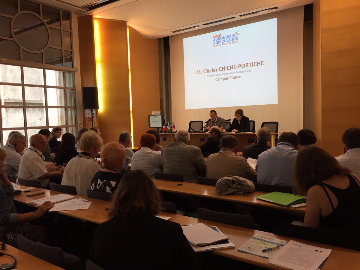 CampusFrance's tweet image. Ouverture de la Journée Agriculture Agronomie par @OlivierChiche et Elisabeth Lescoat, Adjointe au Sous-Directeur de la Recherche, de l&apos;Innovation et des Coopérations Internationales @Min_Agriculture. 
80 représentants de 50 établissements de 8 pays sont présents, merci ! #rdvCF