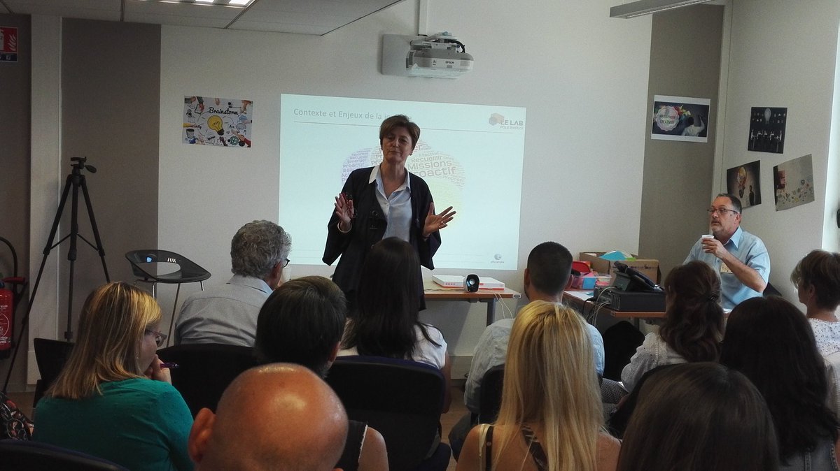 cmartinez____'s tweet photo. workshop in progress...
C'est parti pour le #LAB de @poleemploi_ara. 1ere #session de réflexion sur les spécialités des conseillers entreprise à Pôle emploi
Merci @poleemploi_lab pour son acco
#creativite #collaboratif #openinnovation https://t.co/40hf6k7NRj