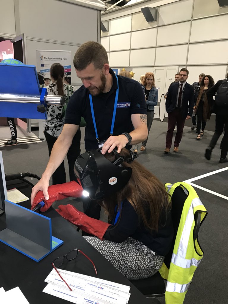 TheEngColl's tweet photo. Our Marketing Officer wanted a go of the welding simulator.. and scored an incredibly poor 6% 😬🤭 definitely safe to say welding is not her forte #apprentice #skillsshow #VirtualReality #recruitanapprentice https://t.co/nHrgmP8dW9