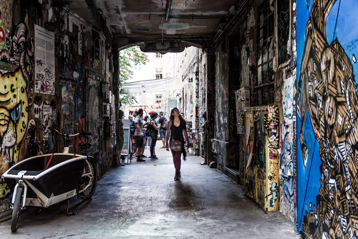 vishalhanmattkr's tweet photo. #Berlin is a city covered in graffiti. The dynamic and vibrant #streetart culture is definitely one of the reasons why travellers love Berlin so much.
@BlueberryTrails
#travel #travelbloggers #BBtrails https://t.co/I4lBoJkz1F