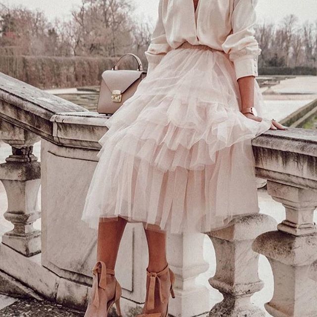 whisperandblush's tweet photo. Maybe we need to make Tulle Tuesday a thing 😍 #Repost @it_girls
・・・
Pic via @cristinasurdu
#tulleskirt #tulletuesday #weddinginspo #bridalstyle #weddingstyle #stylehunter #trendhunter #fashionlover #weddingblogger https://t.co/pnOVLPItls https://t.co/nvZ1G1IytB