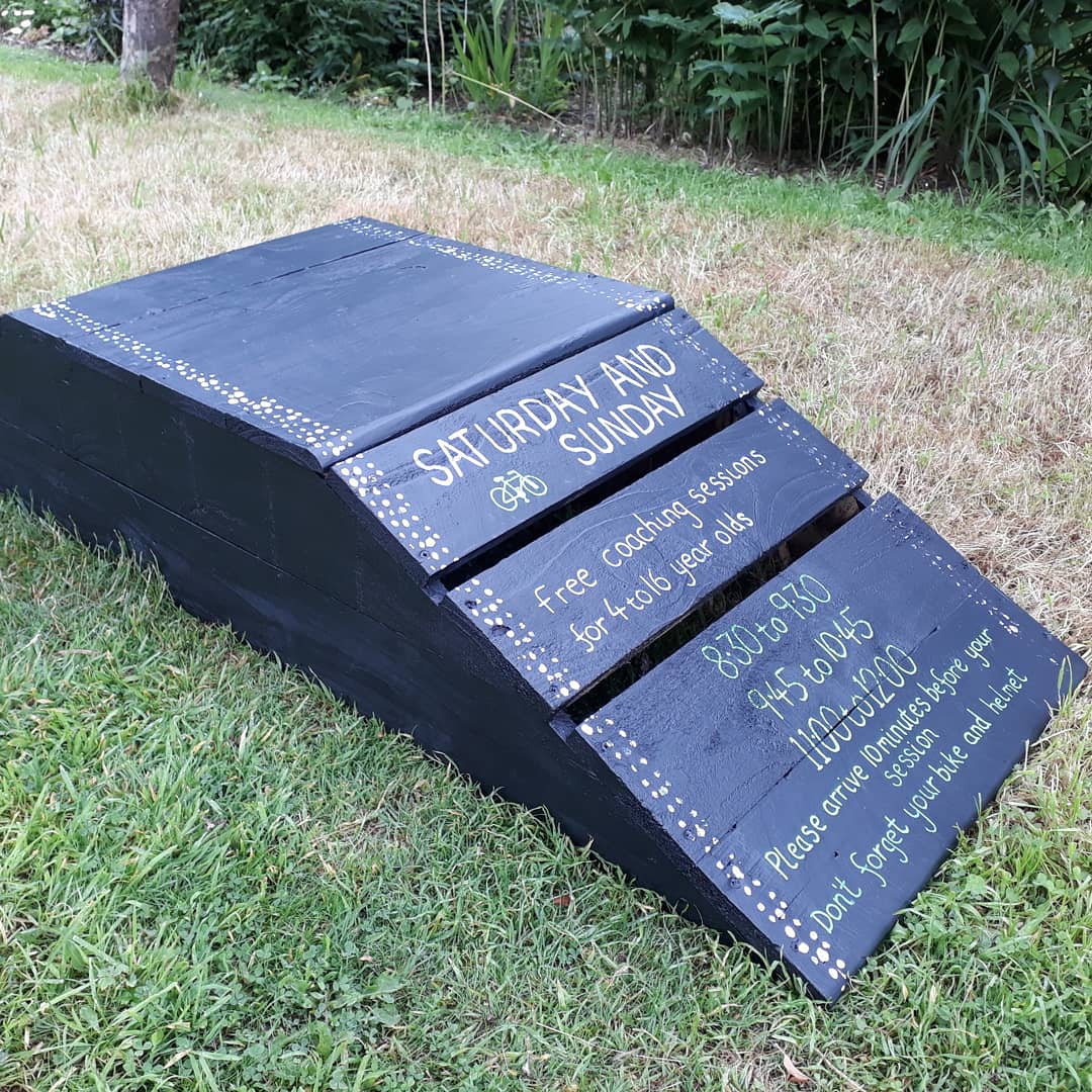 Theforesttrail2's tweet photo. Ramp signs ready for Top of the Gorge this weekend #TofG @SmrsetOutdoorNT @Nationaltrust @britishcycling #mtbcoaching #gorideracing https://t.co/uyY5acjgjK
