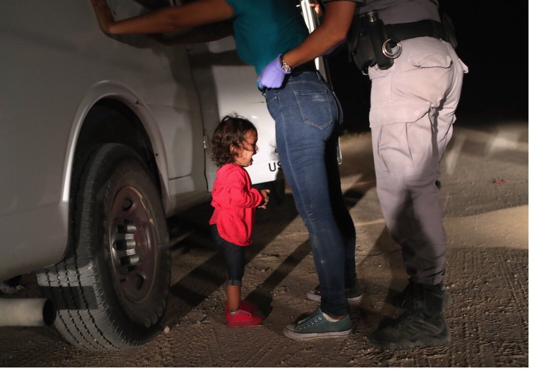 silviagrilli's tweet photo. L’ odio non vincerà. #KeepFamiliesTogether #FamiliesBelongTogether #trumpzerotolerance https://t.co/Nsp54Sof8E