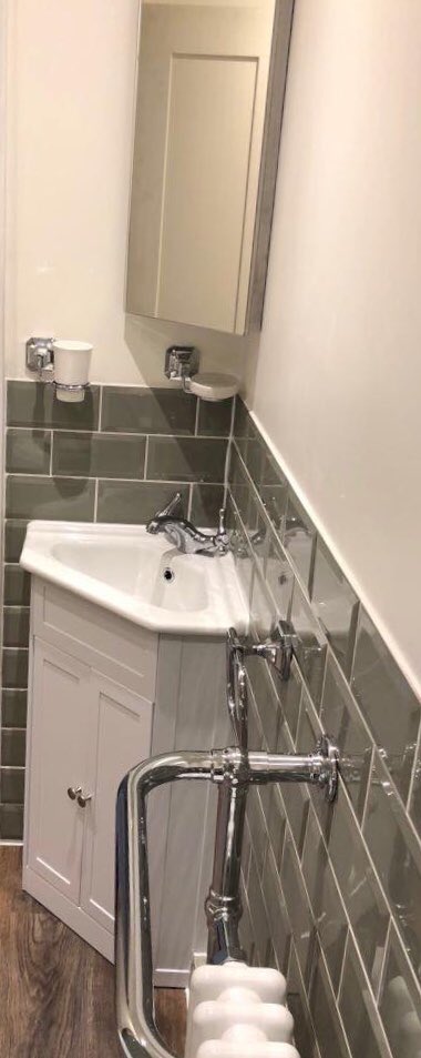 acinstallation1's tweet photo. Half a bedroom converted in to a bathroom, supplied &amp; fitted,New soil pipe &amp; New drain put in, stud walls &amp; doorways put in, all new plumbing brought in including central heating, full re Plaster, new lighting, tiling, flooring &amp; painting https://t.co/zvhymGGtg0