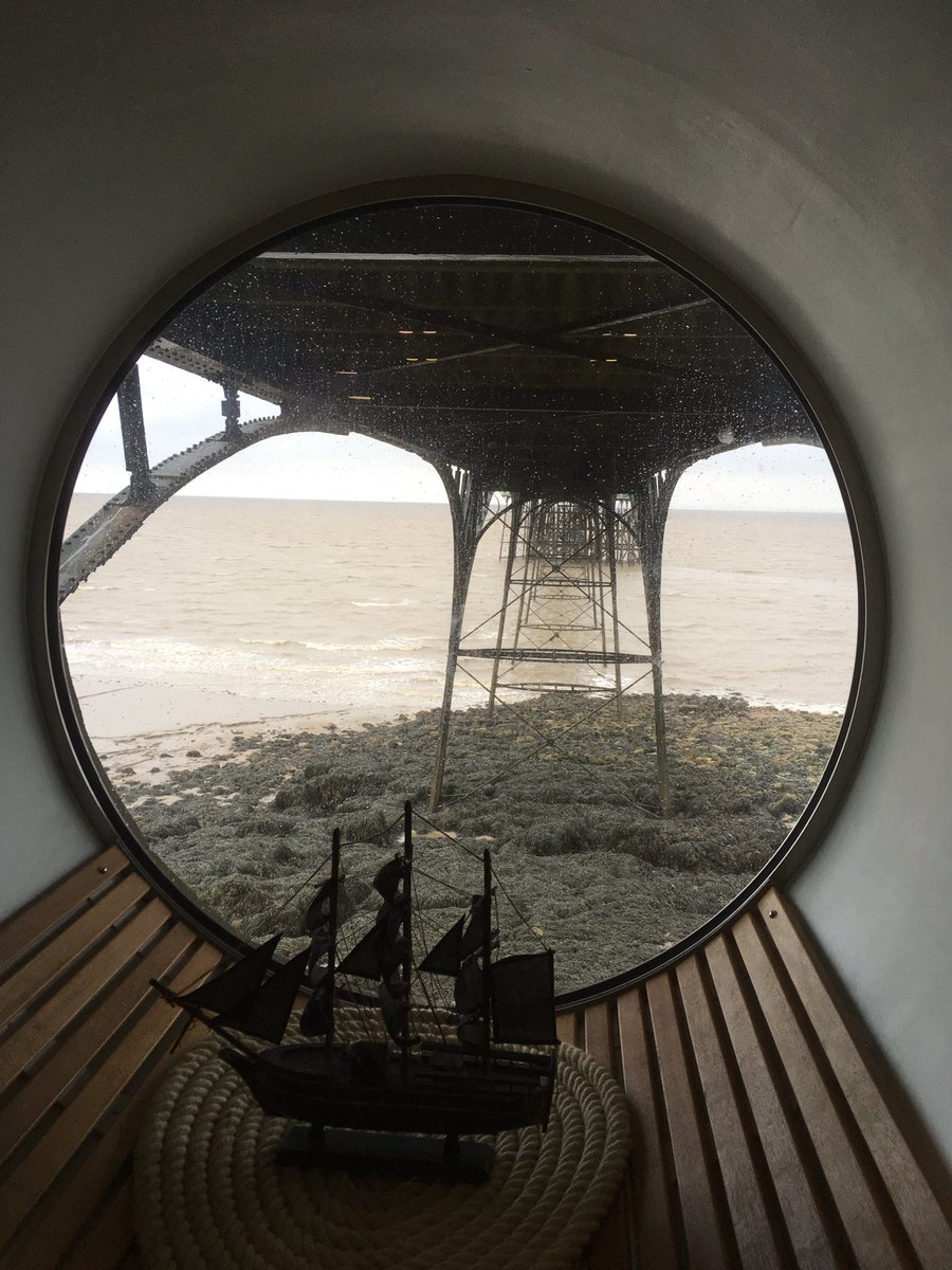 A blustery evening on Clevedon Pier for 5th Nailsea Brownies