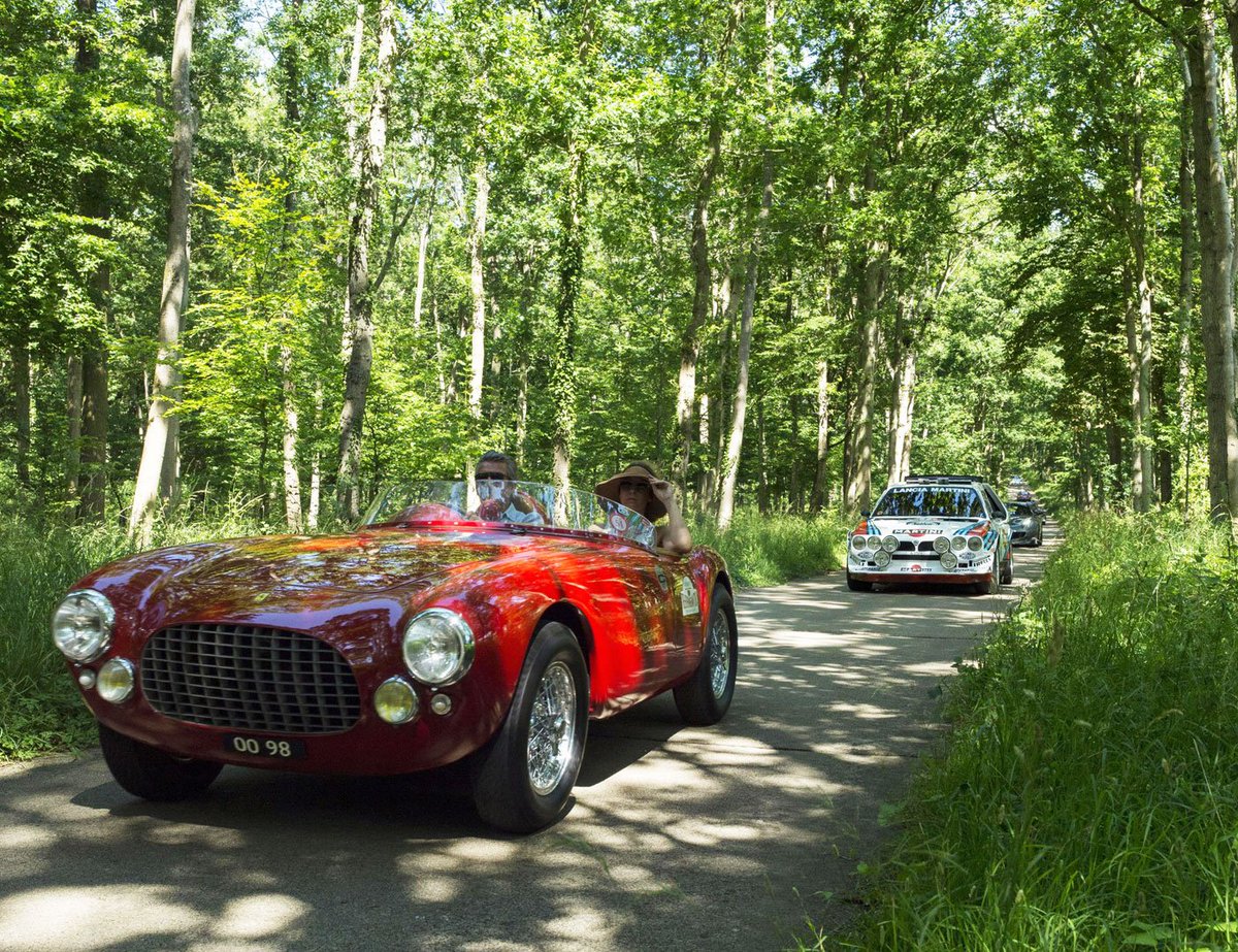 ClassicanaUK's tweet image. Diary Note! The Heveningham Hall Concours d’Elegance in Suffolk is almost here. It takes place in the grounds of the hall on 30th June &amp;amp; 1st July and this year's event will have a special 70th anniversary of Porsche showcase. #classiccars #sportscars #CarNews
