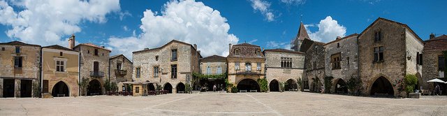 Monpazier a été sélectionné pour représenter la <a href="/NvelleAquitaine/">Nouvelle-Aquitaine</a> dans l'émission Le #villagepréféré des Français. L'émission, animée par <a href="/bernstephane/">Stéphane Bern</a> sera diffusée ce soir sur @France2tv dès 21 heures ! 
@villageprefere #dordogne #NouvelleAquitaine #photooftheday