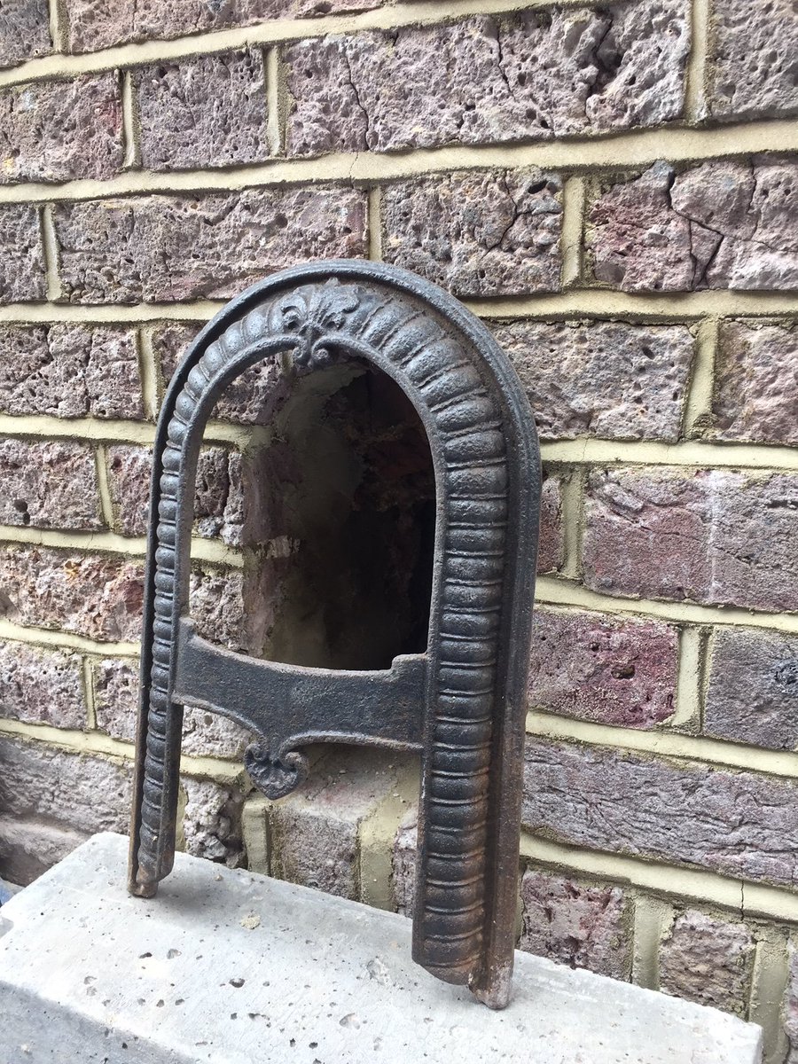 ocpmargate's tweet photo. The Lodge door nestled in its newly restored brickwork and flint with side window. The restored leaded windows are now ready to be fitted along with the buildings exterior finishing touches. #margate #lovemargate #visitthanet #visitkent #historicalpubskent https://t.co/hye1gZl4yn