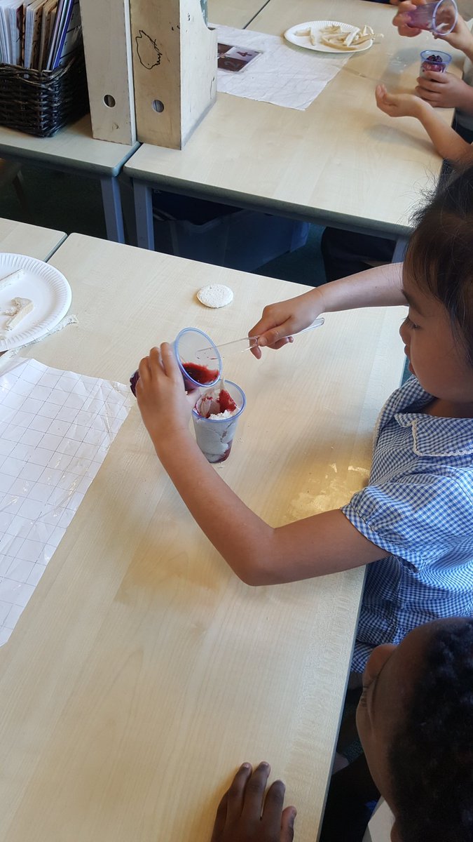 Hazel@Foxfield tweet media