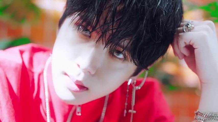 preciwoo1117's tweet photo. #comeback #solodebut #donghan #sunset https://t.co/vfSQWyBoaC