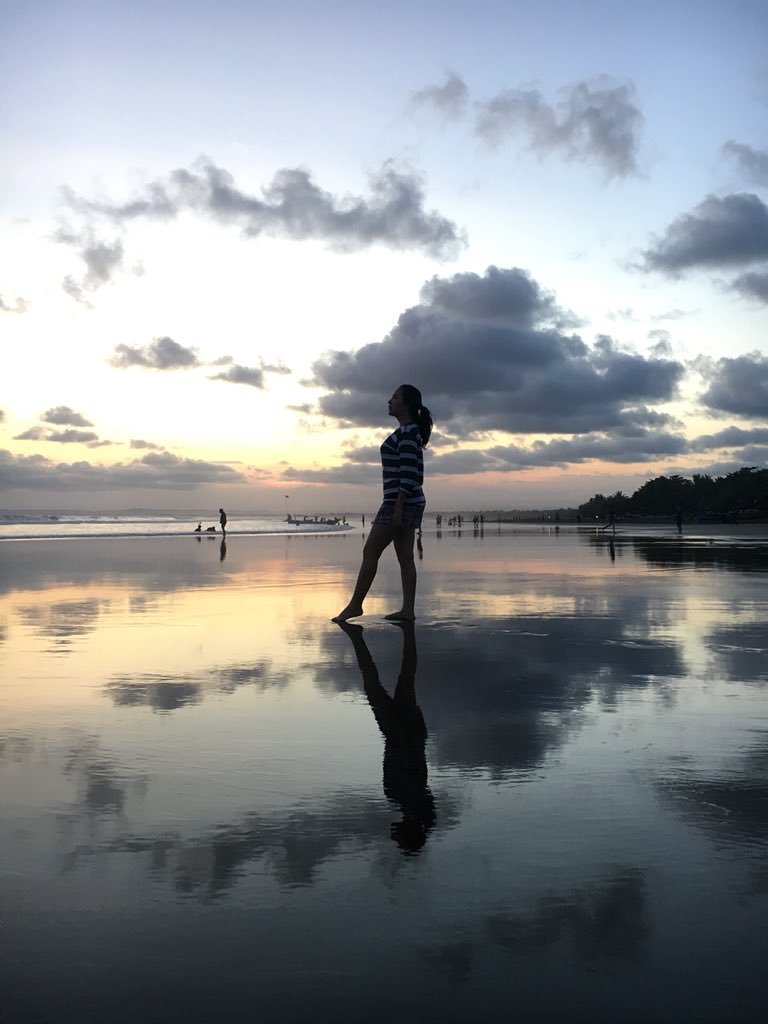 kittensirait's tweet image. Badan di Bandung jiwa masih liburan di pantai 😌 #susahmoveon