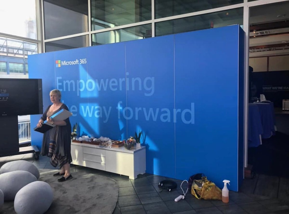 PremiumLabor's tweet photo. .@Microsoft is, "Empowering The Way Forward" at the @Forbes Women's Summit at Chelsea Pier 60 in #NewYorkCity! If you're on Manhattan's West Side, stop by and check them out today. Another great design from #ASVInc! #NYC #ForbesWomen #Inspiration #Premium #Labor https://t.co/W6xmGFhLAU
