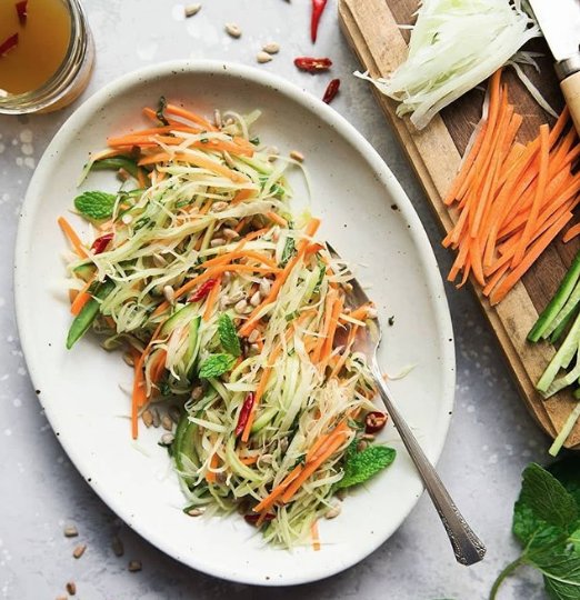 cookbookplugin's tweet image. ⚠️If you don’t have someone around to remind you to slow down and chew your food, we suggest you go get that person. You’re going to want to inhale this green papaya salad from @hellolisalin!

instagram.com/p/BjfaYWVjaOV/…