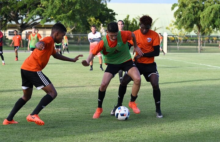 jordigarciatv's tweet photo. Entrenamiento de la Sub20. Los de Capellino se enfrentarán mañana en amistoso a @AtleticoDSanFco a las 4:30 pm en el Javier Julián y el jueves a las 4:00 pm a #Isabal en la cancha del #SantaFe
#somosfutbolRD https://t.co/xFh7vscDoO
