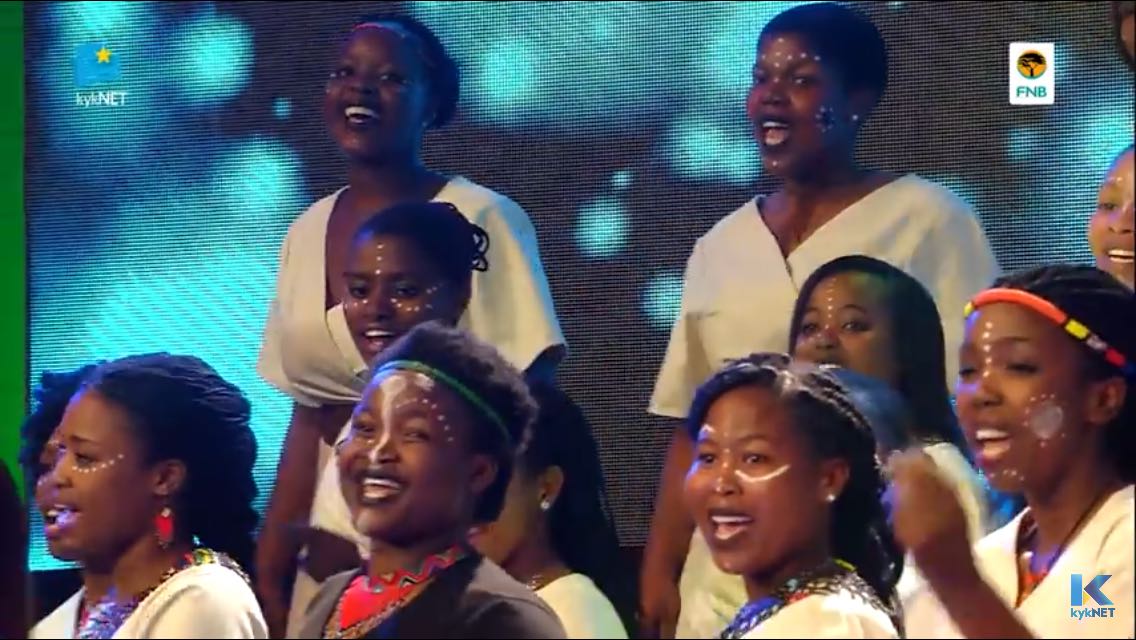 AnartjieSigwela's tweet photo. Chooseday😍😊 uwc choir❤🎼 #2016 #VarsitySing
I miss performing/ singing😔 https://t.co/Ev6zLSnofQ
