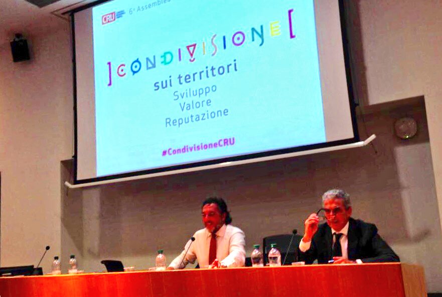 Unipol_PR's tweet photo. Carlo Cimbri chiude #CondivisioneCru dando appuntamento all'assemblea @cru_unipol del prossimo anno. https://t.co/vQ7YtVOInh