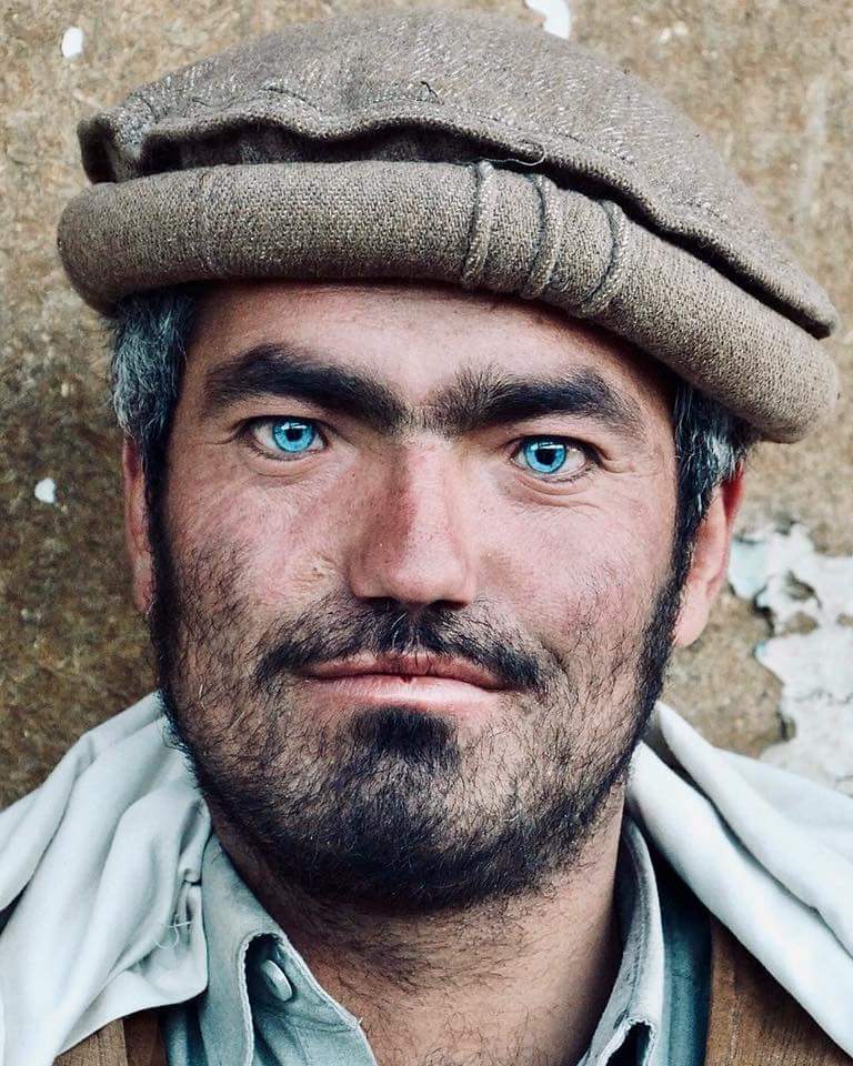 Таджик с глазом